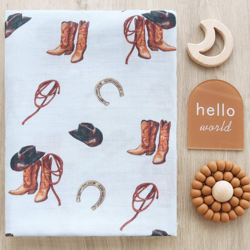 LifeTree muslin swaddle blanket infant swaddling demonstrates soft fabric for a cozy secure wrap