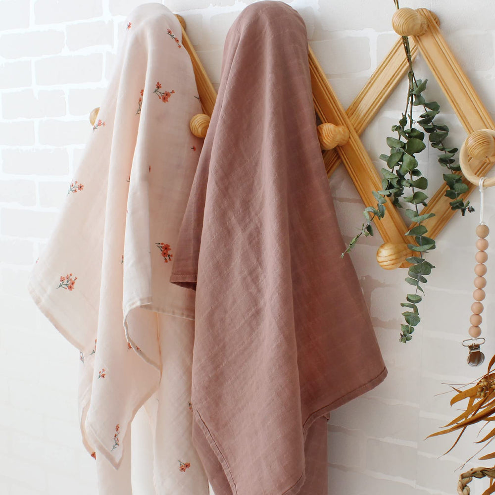 LifeTree burp cloth use highlights a soft, absorbent layer for quick messes.