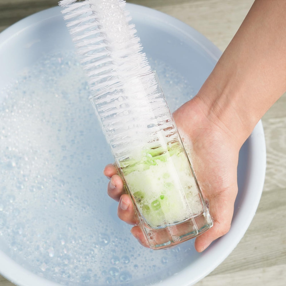 LiKee ergonomic handle provides comfortable grip during long cleaning sessions