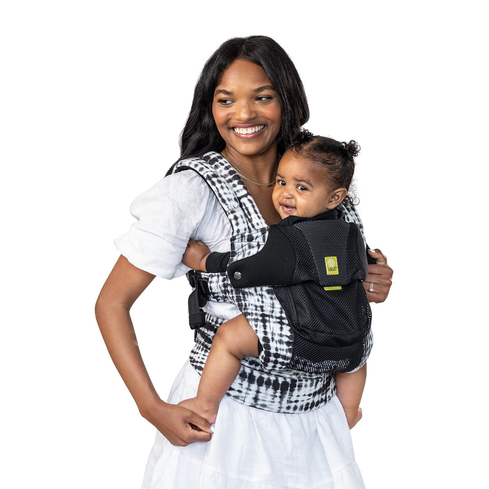 LÍLLÉbaby Complete Airflow Deluxe front view with breathable Shibori/Black fabric for daily comfort