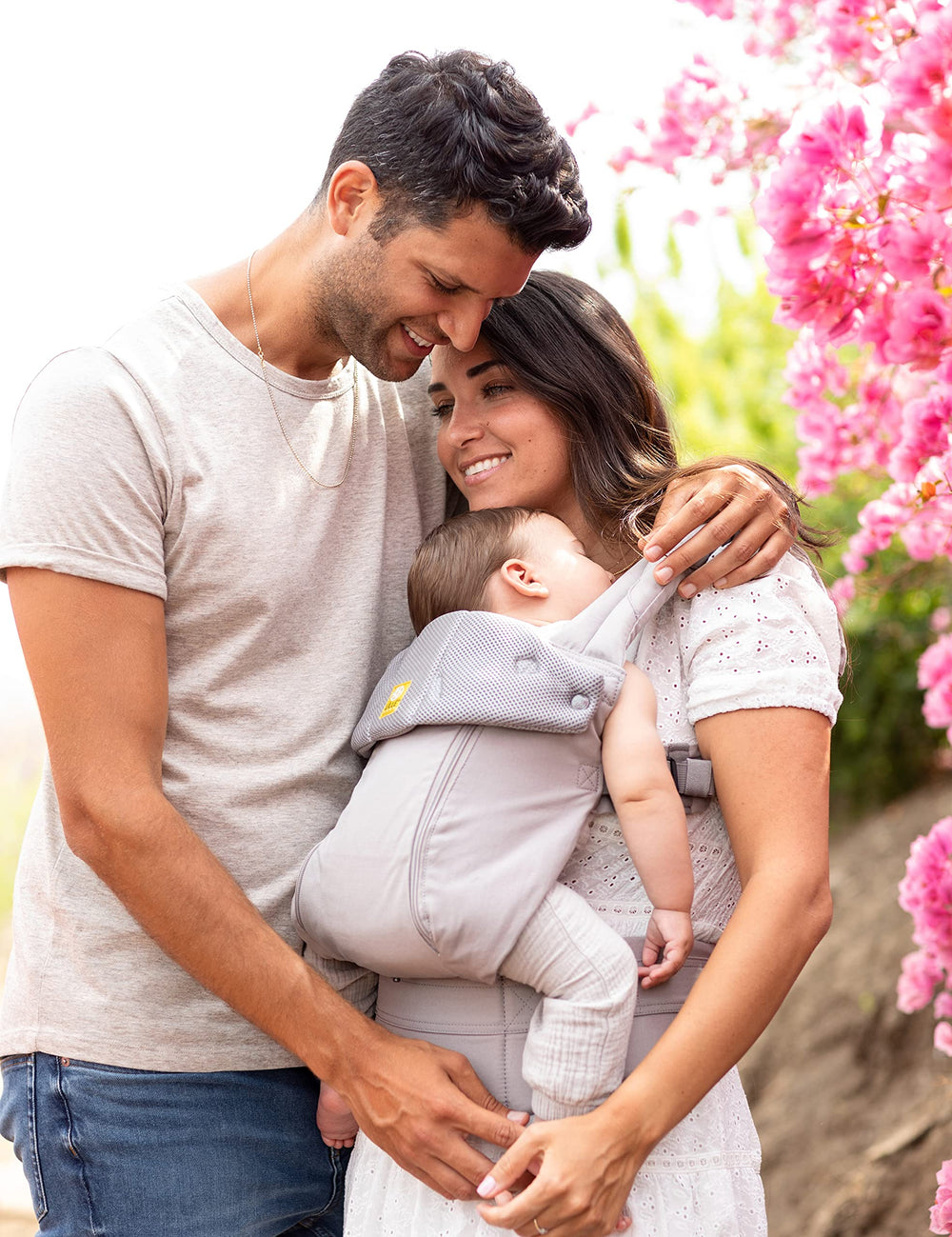 LÍLLÉbaby Complete All Seasons features a 3D mesh air panel for breathability