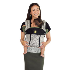 LÍLLÉbaby Complete All Seasons carrier with breathable front panel for warm days and airflow