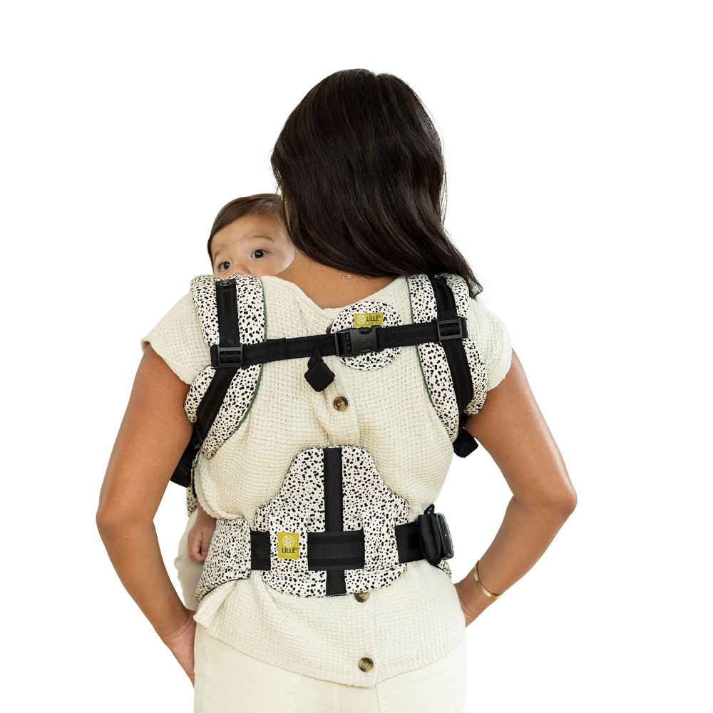 LÍLLÉbaby Complete All Seasons front panel pocket for extra storage