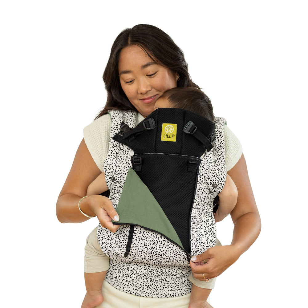 LÍLLÉbaby Complete All Seasons two-way adjustable straps for customizable fit