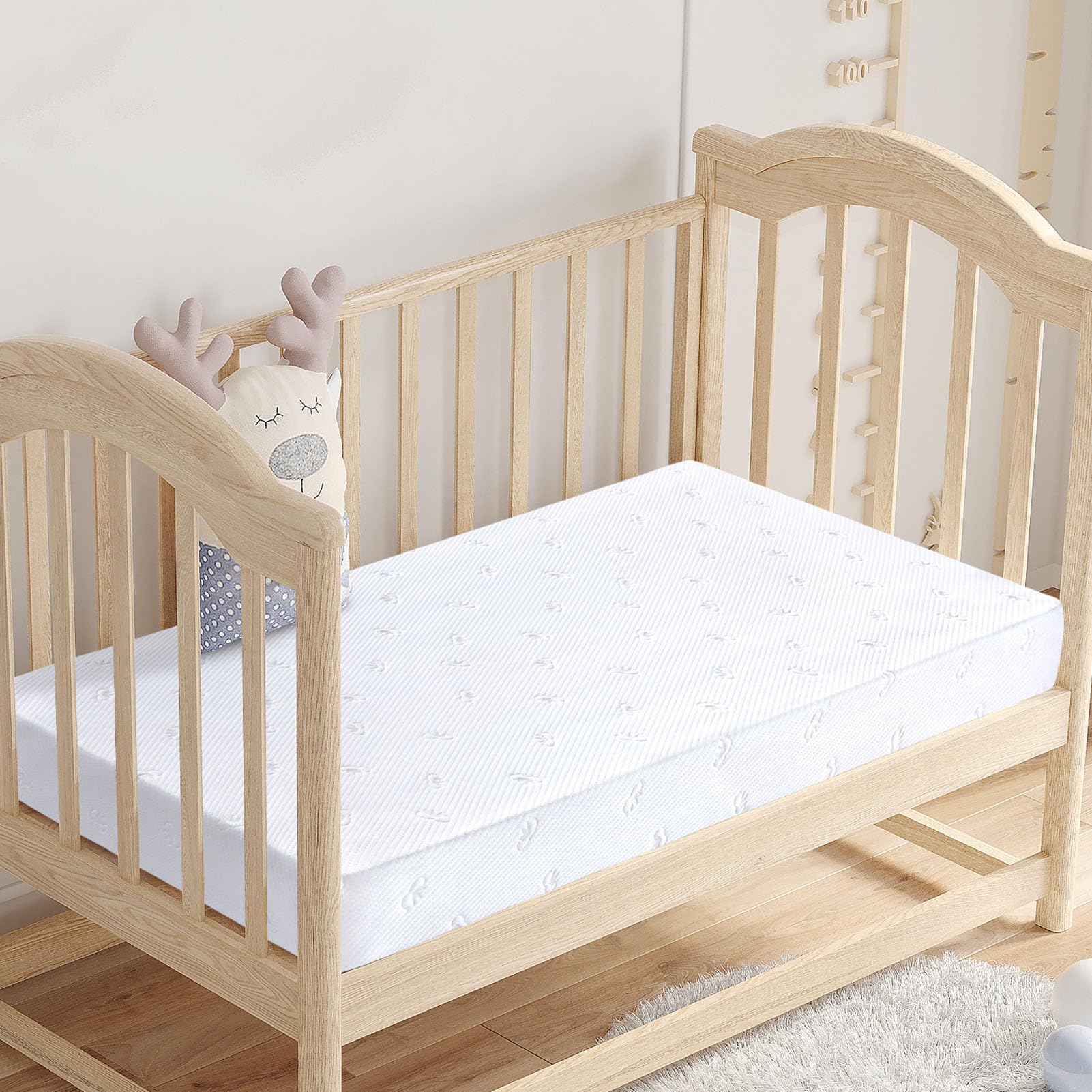 Lillibearas secure-fit design keeps protector in place during naps.