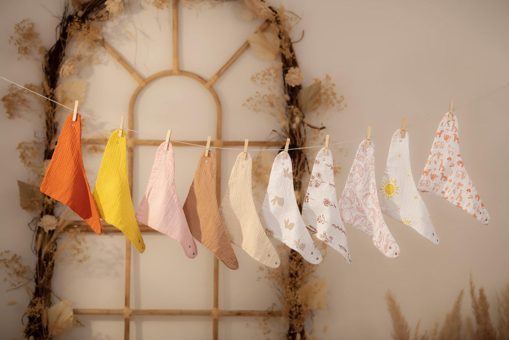 LILY O LAUREL muslin bibs laid flat highlight pack of 8