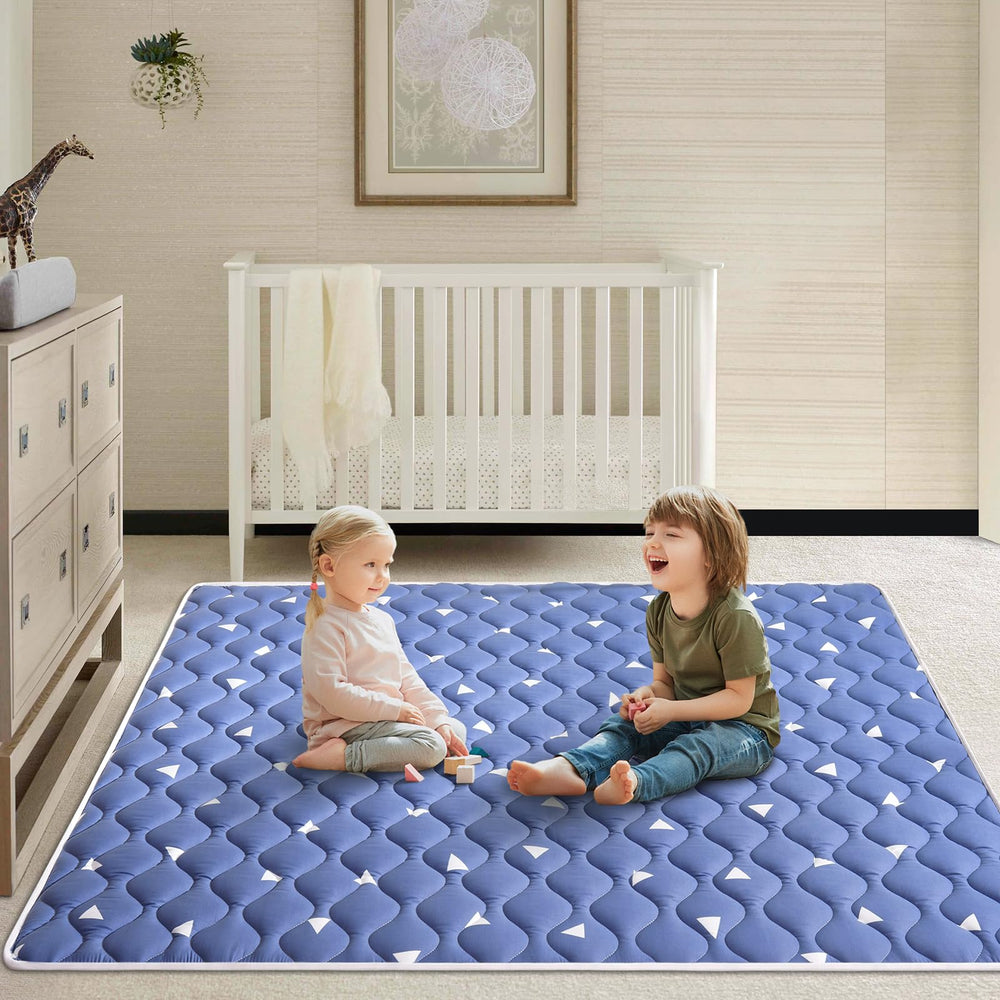 LILYVIBEBEARHAPPY foldable design shows compact travel-friendly mat.