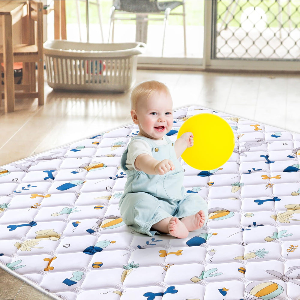 LILYVIBEBEARHAPPY one-piece design folds flat for portable, on-the-go play.