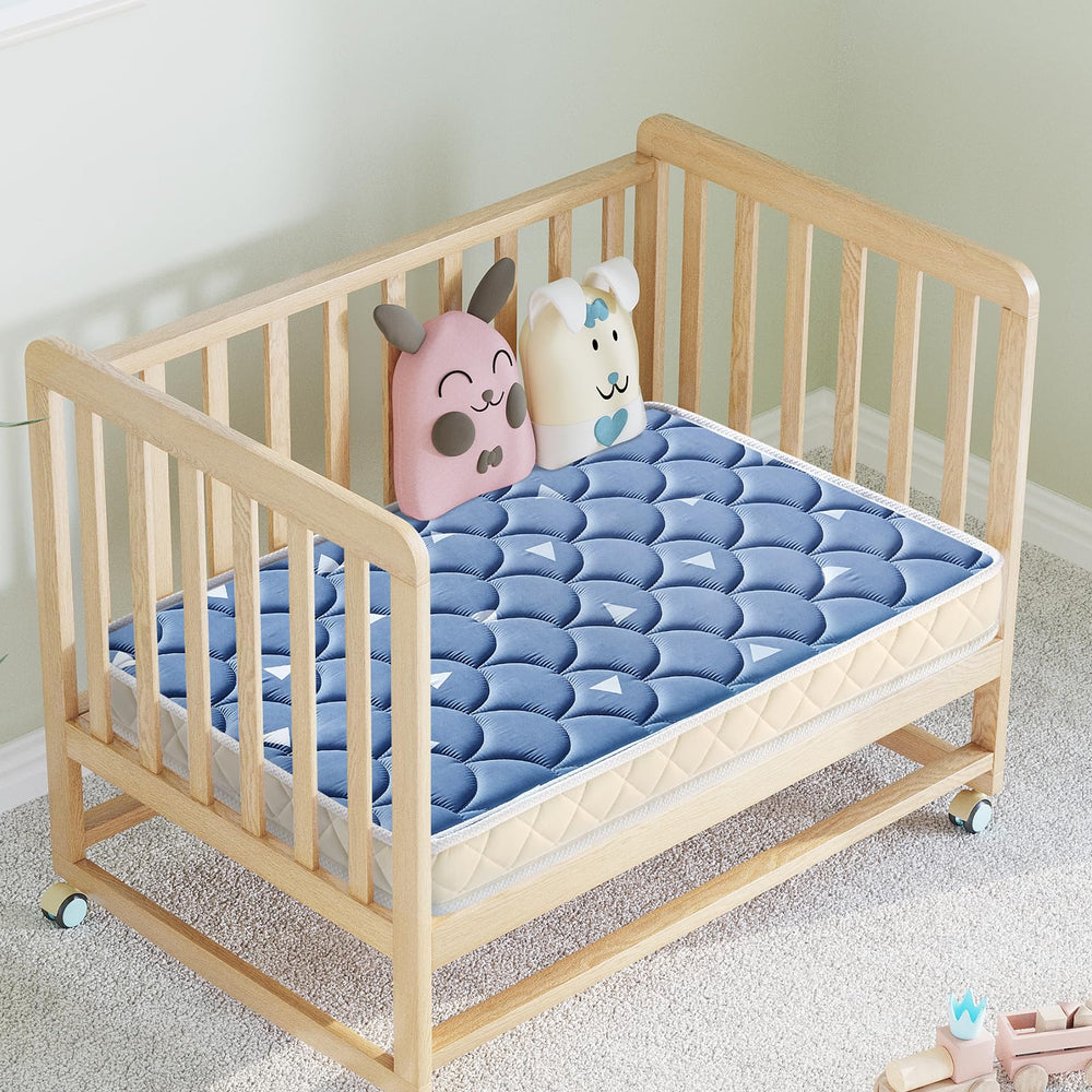 LILYVIBEBEARHAPPY portable-crib-use close-up for travel sleeps on the go