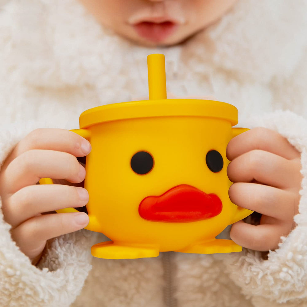 Linowos teething-friendly silicone cup soothes gums while learning to drink