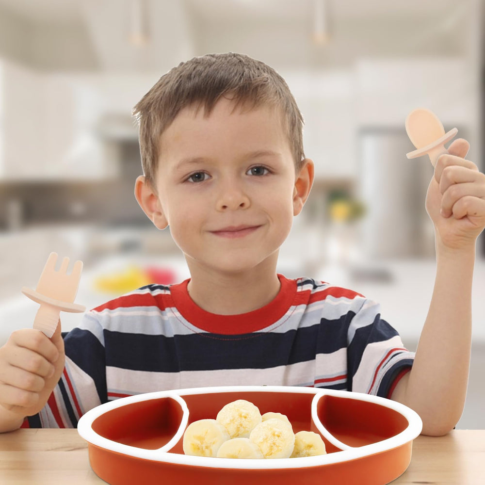 Linowos rugby-shaped design engages toddlers for self-feeding.
