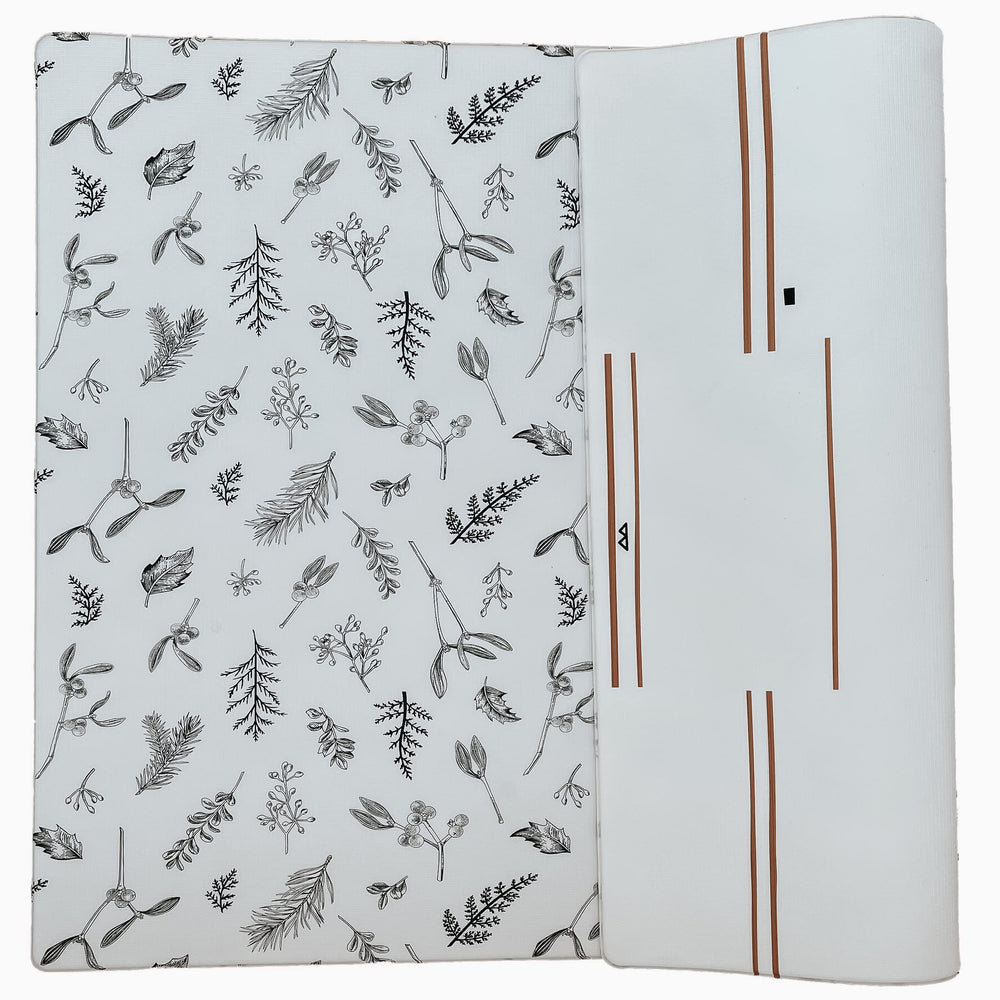 Little Bot Ofie mat plants pattern offers a calming play surface for babies.