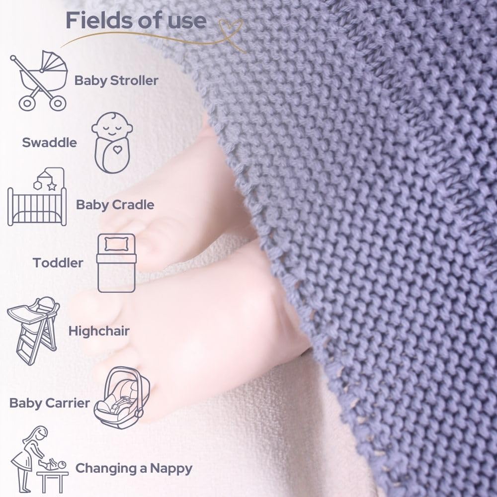 Little Dedi blanket used as stroller cover demonstrates lightweight warmth on outings
