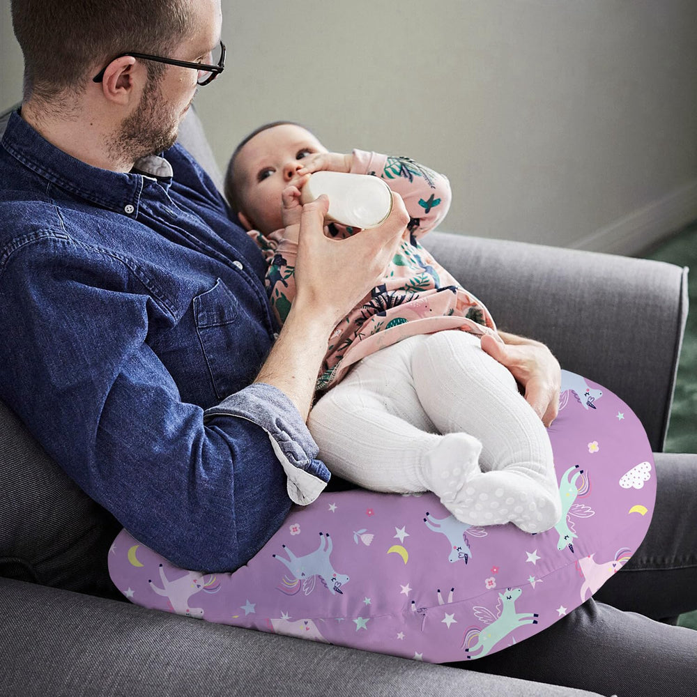Little Grape Land removable, machine-washable cover ensures easy cleanup after feeds.