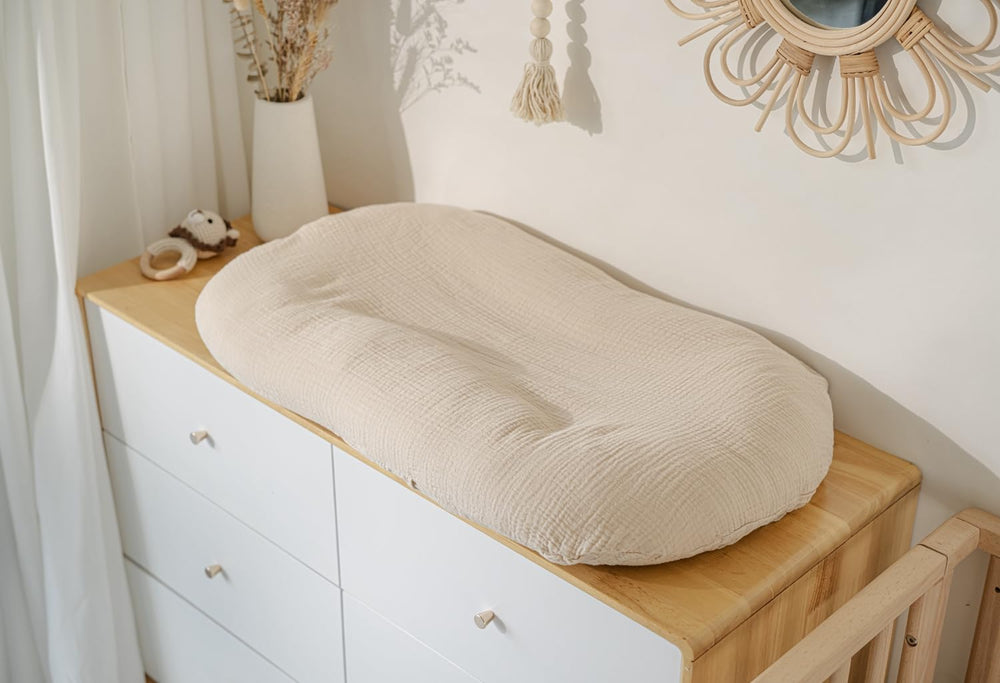 Little Jump machine-washable cover enables simple care between nursery sessions.