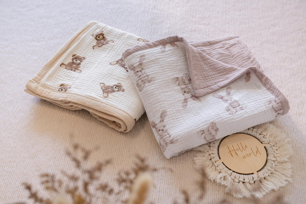 Little Jump Bunny mauve variant closeup emphasizes lightweight warmth and everyday cuddling.