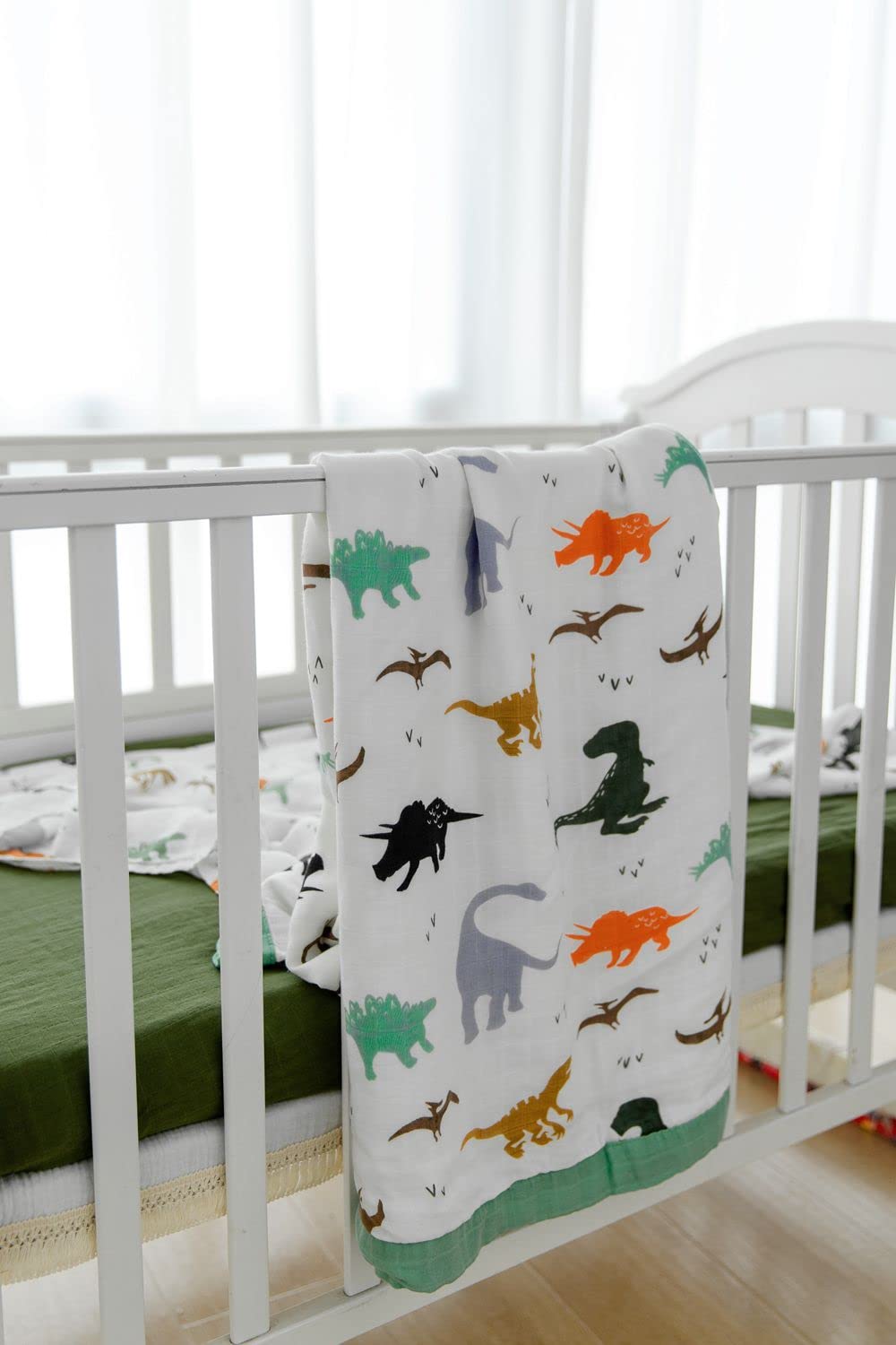 Little Jump machine-washable blanket stays soft after cycles, offering reliable care.