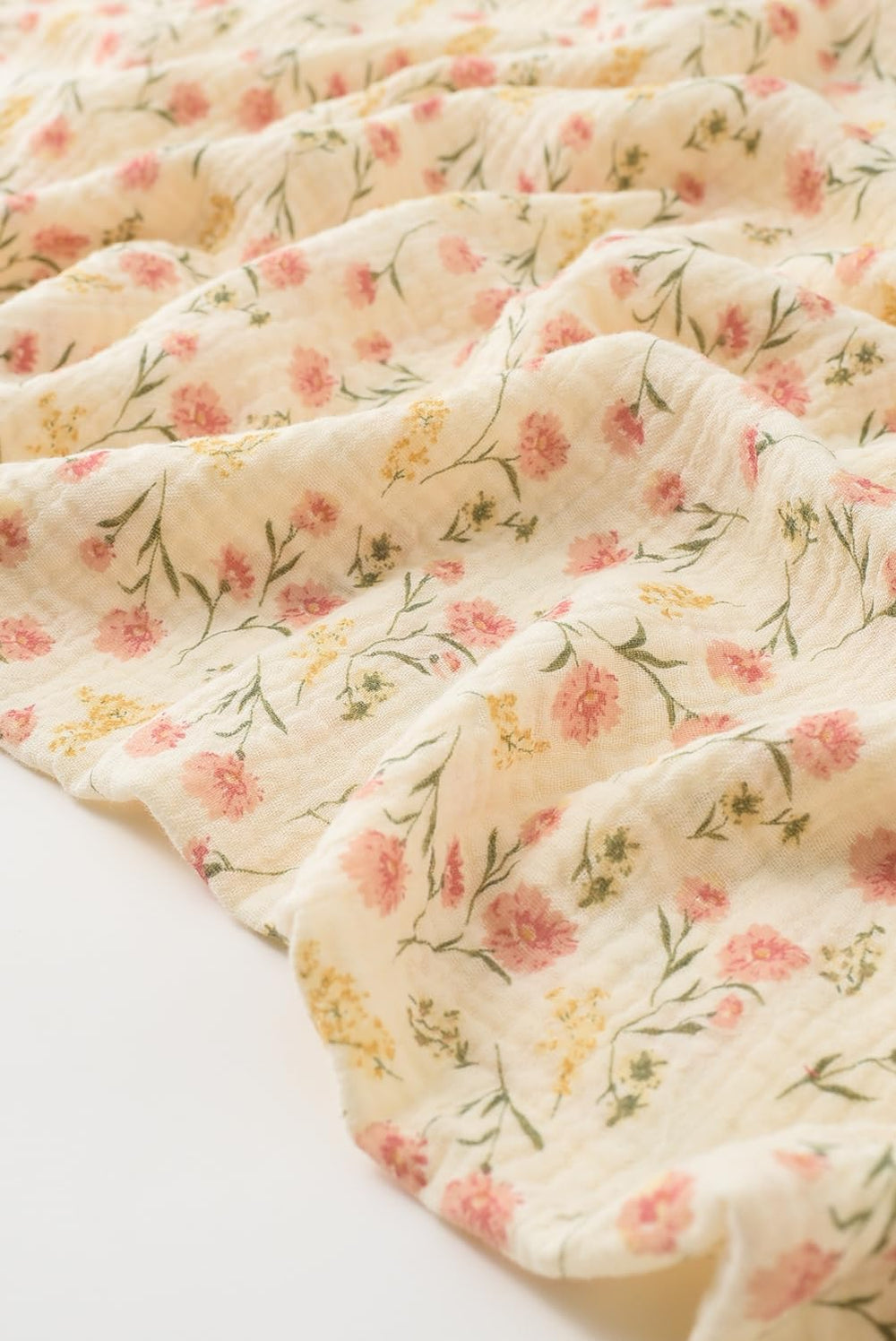 Little Jump muslin blanket durable-washable promises repeated washes without losing softness.