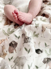 Little Jump Muslin Quilt jungle print closeup to engage baby's visuals