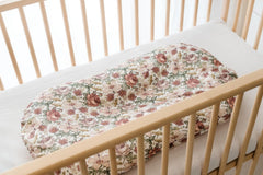 Little Jump no-zipper design keeps baby safe and skin-friendly during quick changes.