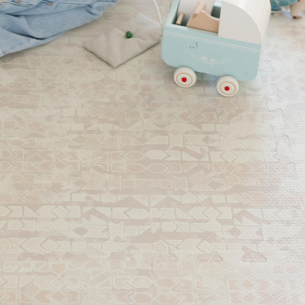 Little Landings Sandstone non-slip backing keeps mat securely in place