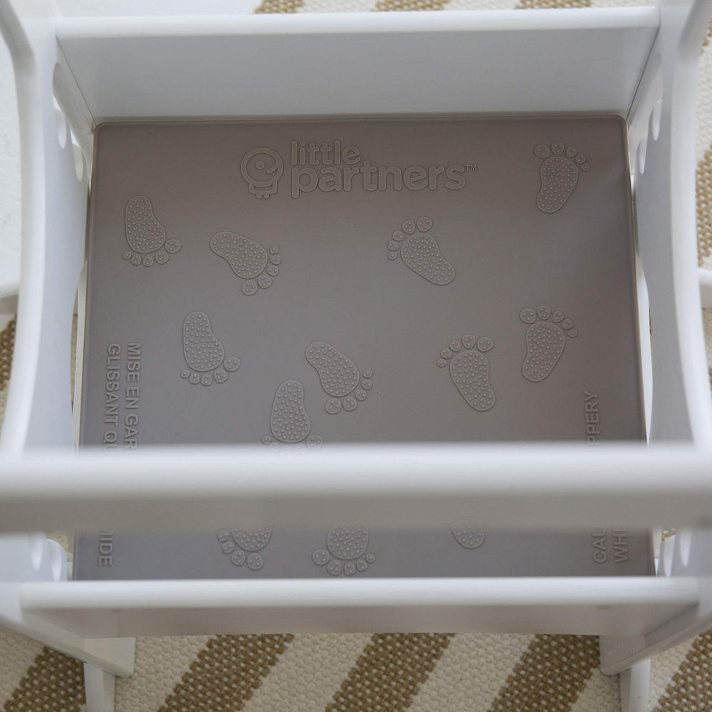 Little Partners mat wipes clean with a damp cloth