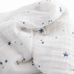 Little Unicorn swaddle Planetary 2 stroller-use scene highlights on-the-go versatility.