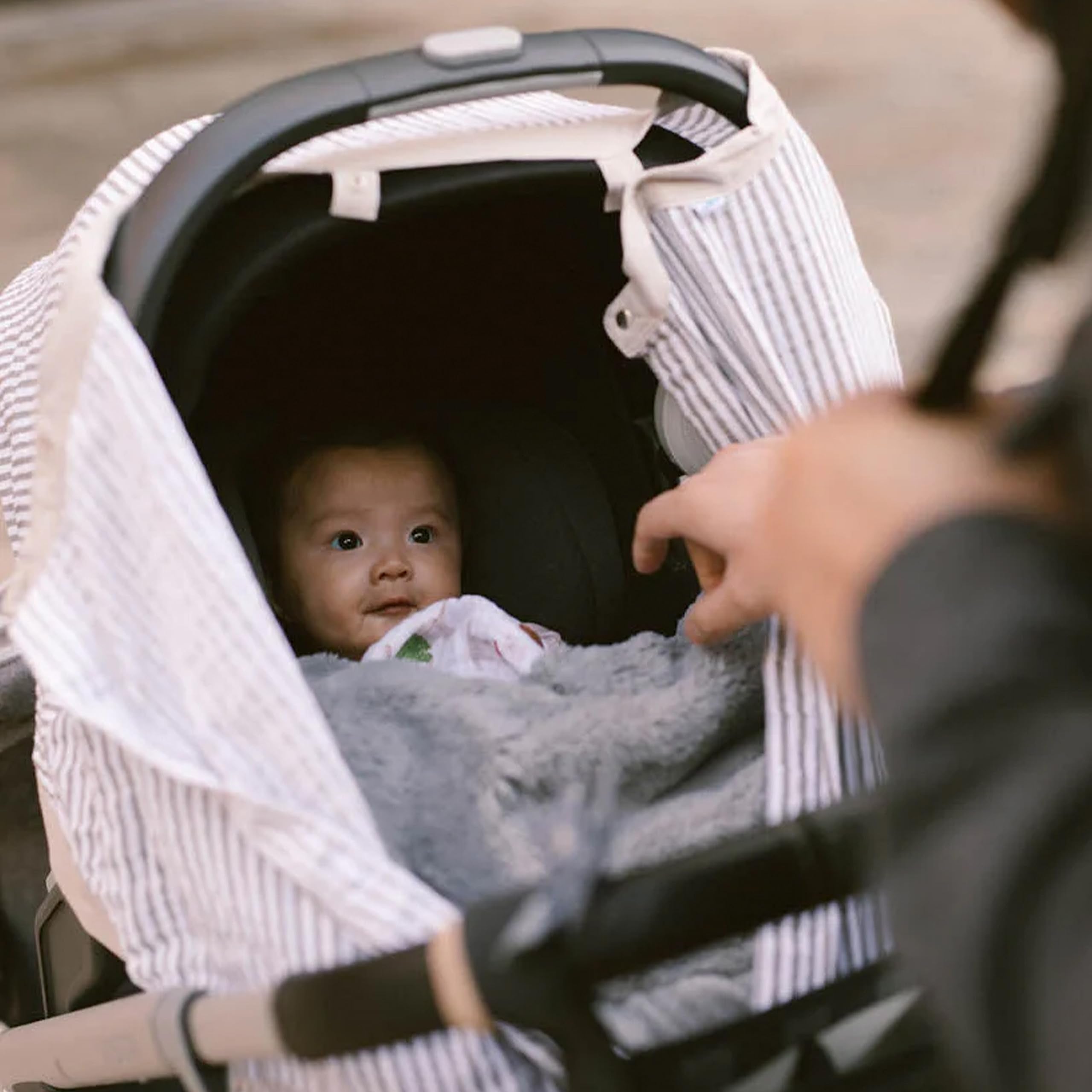 Little Unicorn universal-fit design fits a wide range of infant car seats.