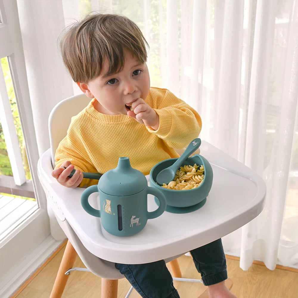Little Rawr beige cups feature cute animal patterns to attract baby’s attention.