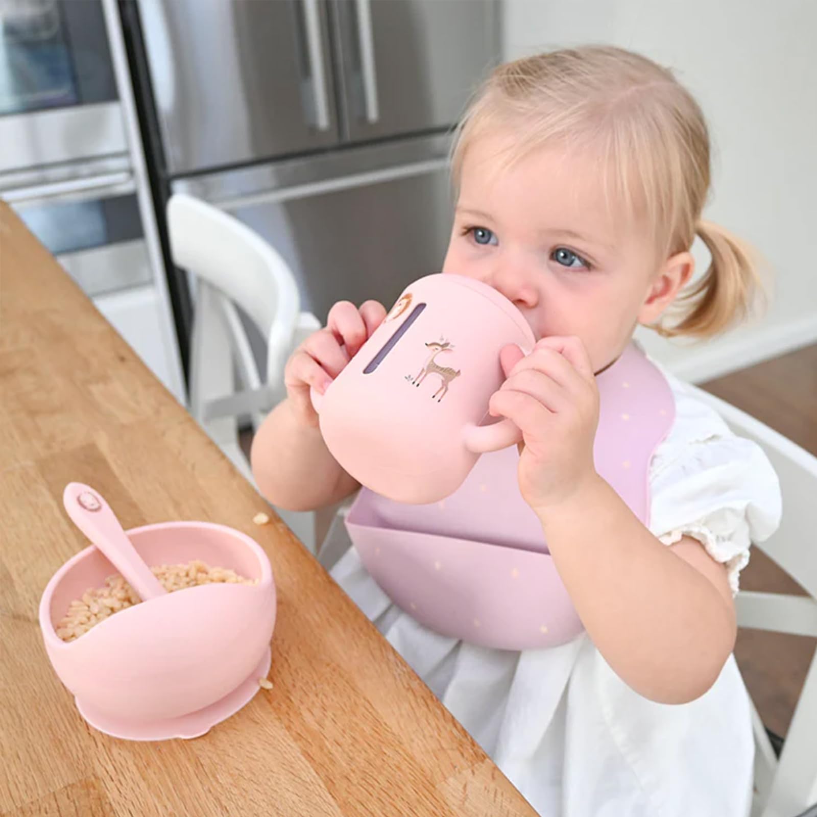 Little Rawr beige transparent window cup shows contents and measurements at a glance.