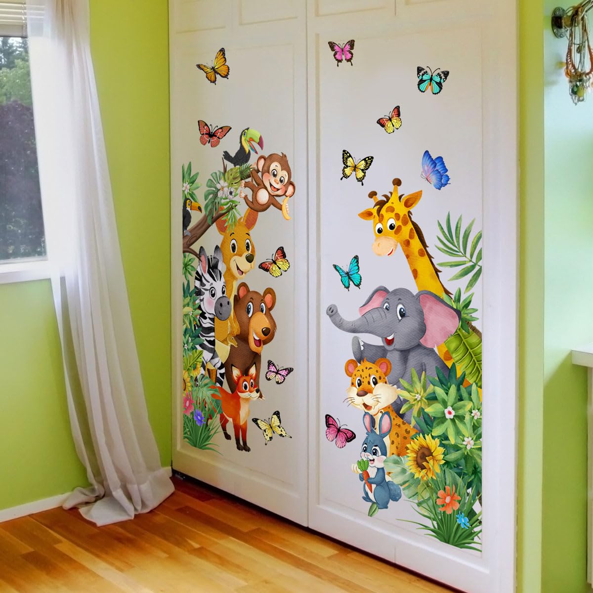 Litupic lion sticker close-up shows bold character for kids rooms