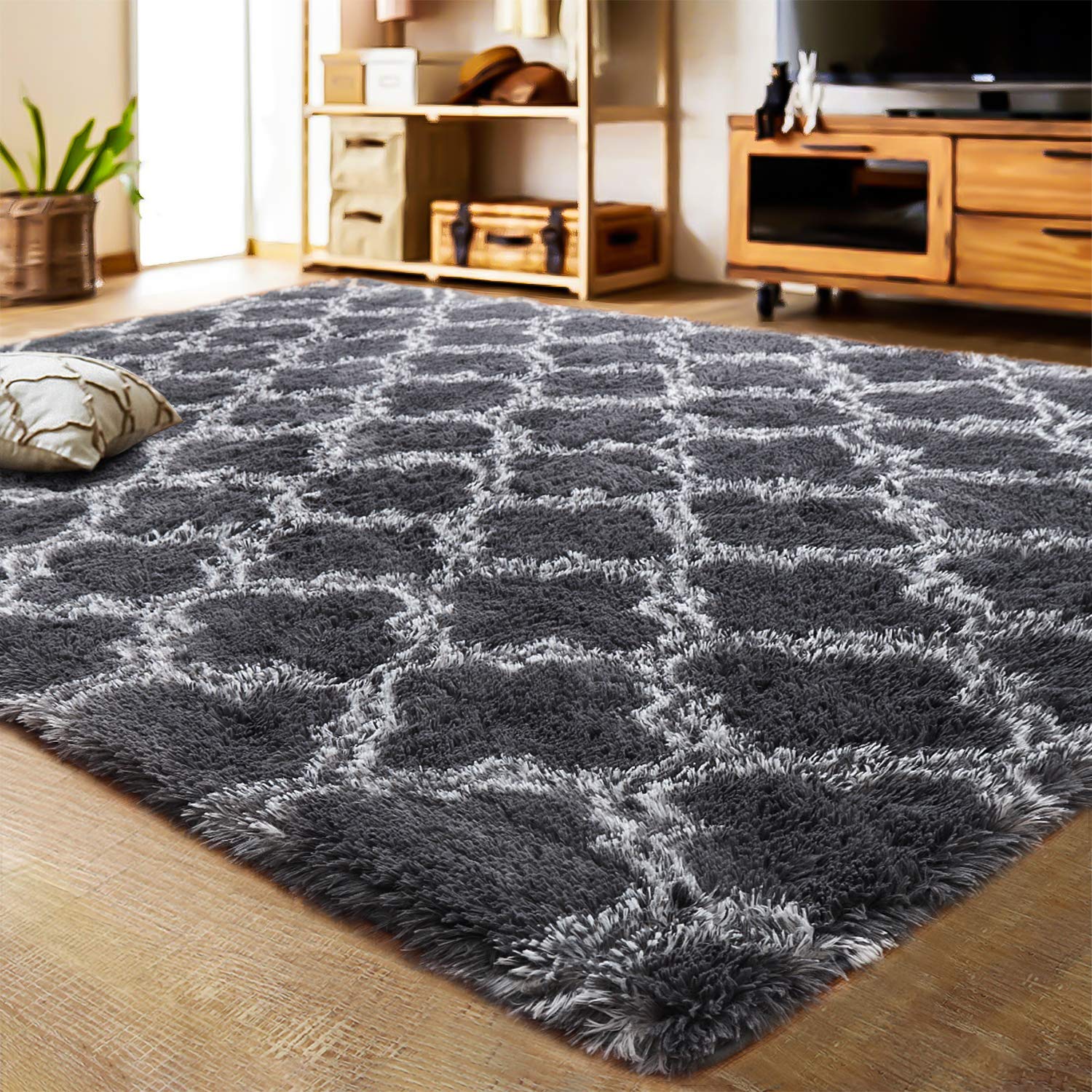 LOCHAS Luxury Shag Rug close-up geo-pattern adds visual interest to bedrooms and living rooms
