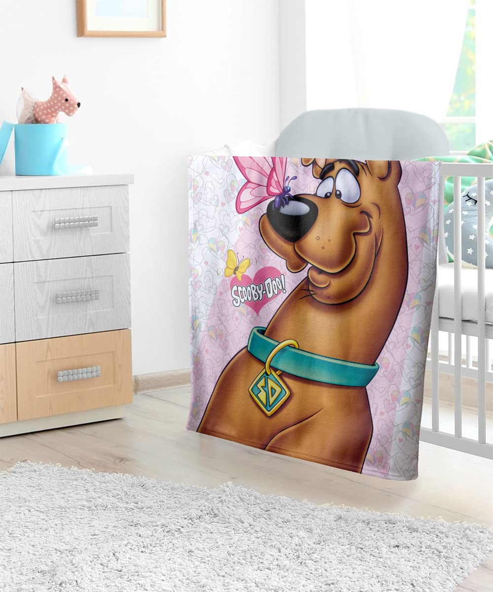 LOGOVISION Scooby Doo blanket ready for travel, compact and easy to pack