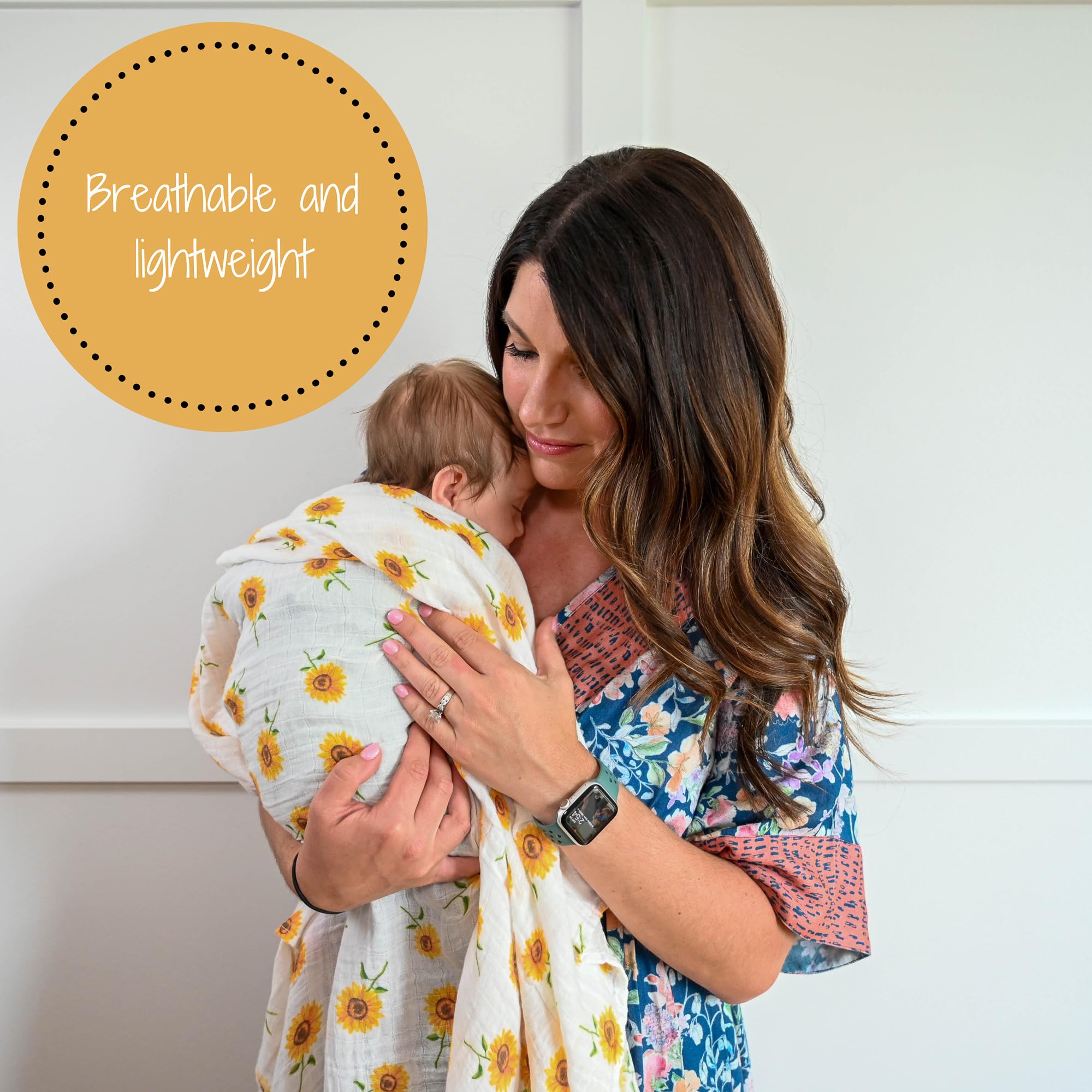 LollyBanks Flower Bee swaddle machine washable and easy care