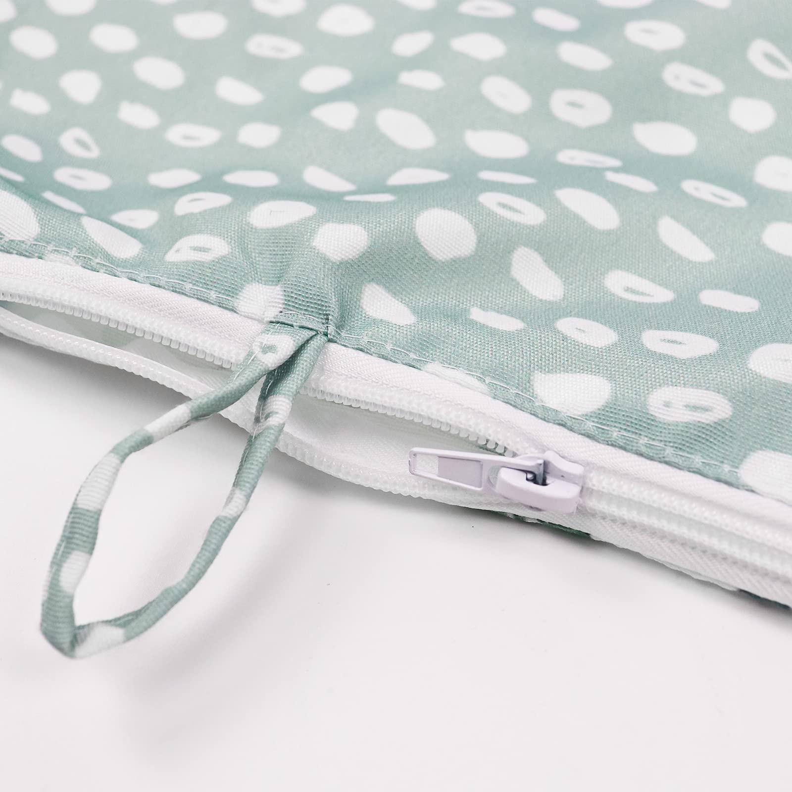 Lomgwumy durable Oxford material close-up highlights long-lasting quality