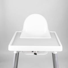 Lomgwumy high chair placemat heighted-edge view illustrating spill protection during meals