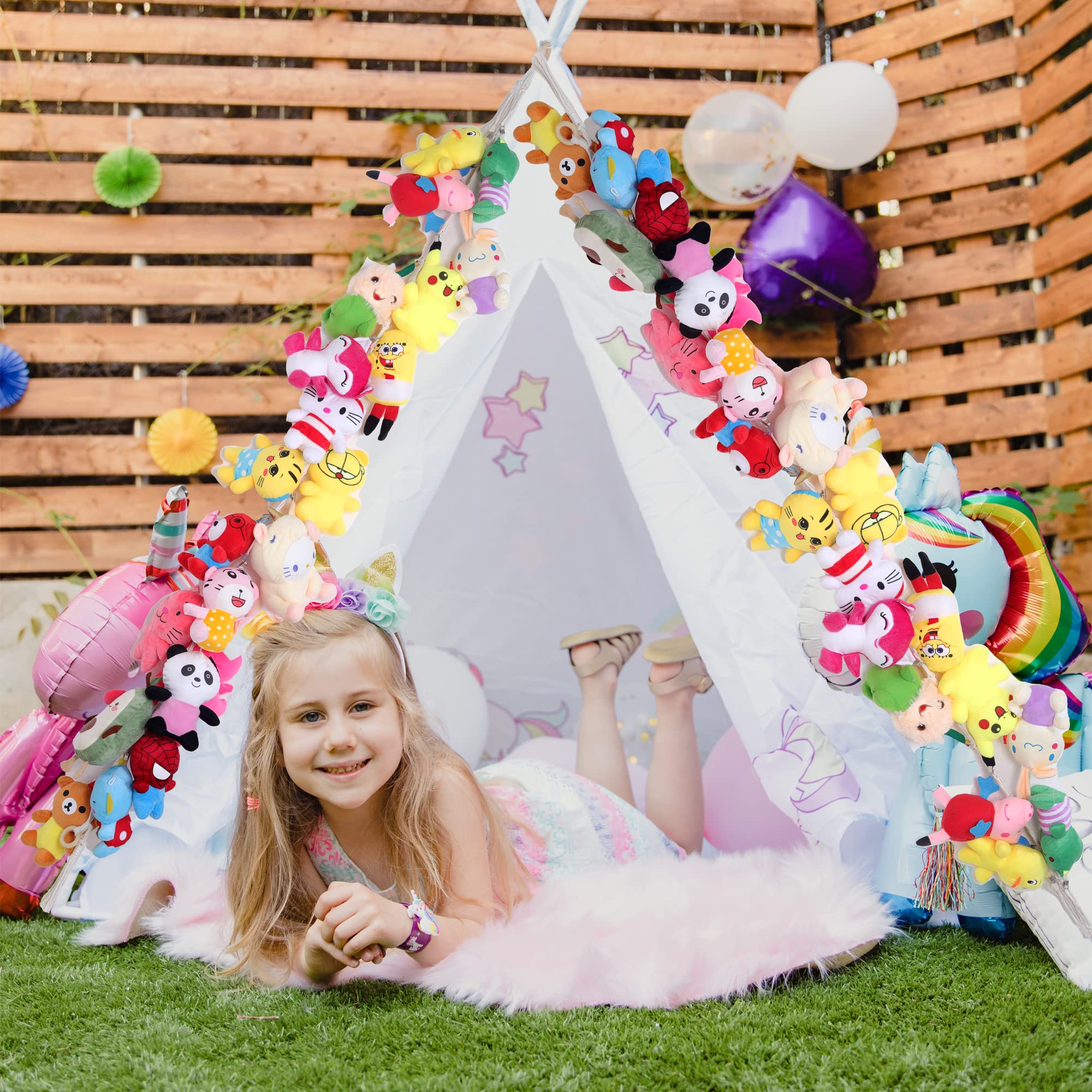 LONCHDAN boho corner decor adds style while organizing plush items.