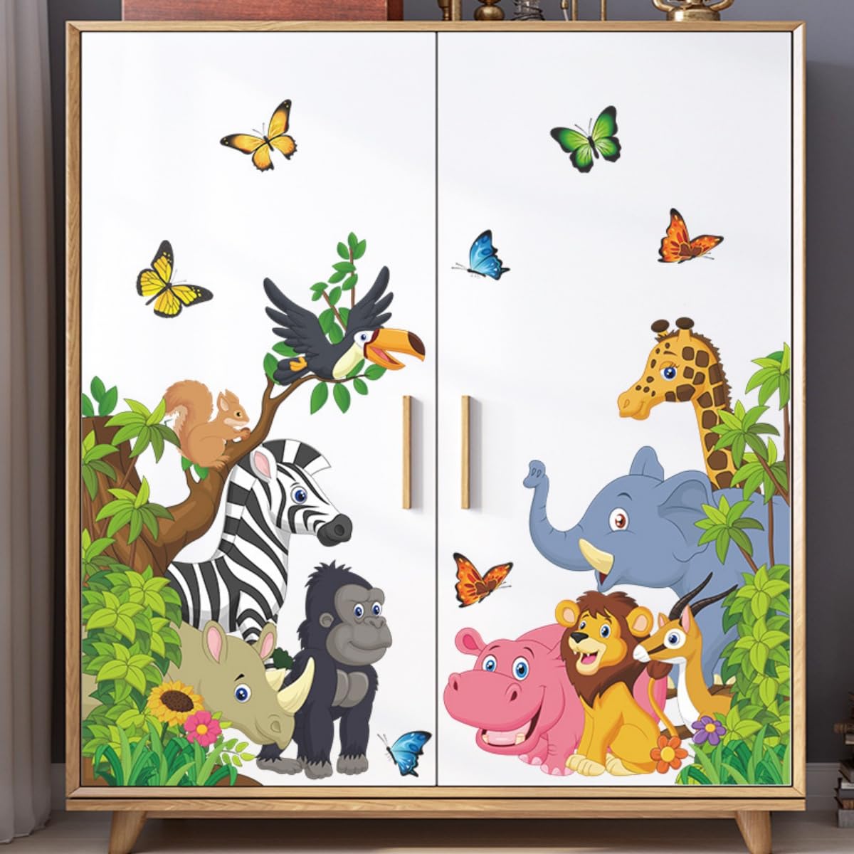 LOONELO Zebra decal delivers bold contrast for a lively safari wall