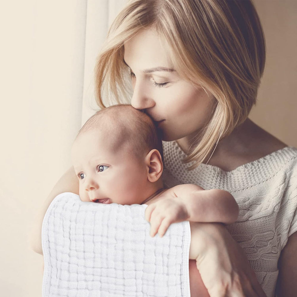 Looxii Muslin Burp Cloths highlight six-layer thickness and durable edges for long-lasting use