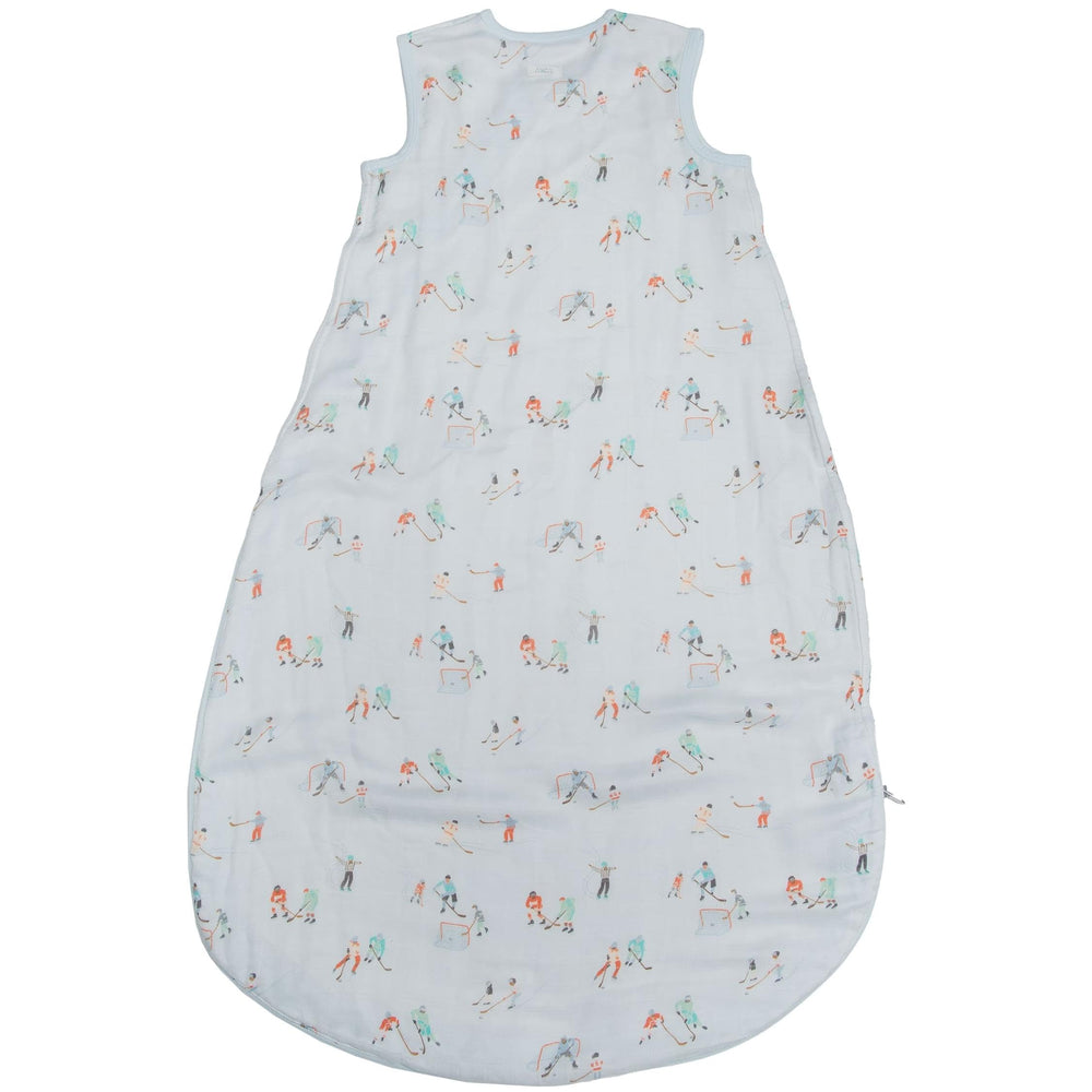Loulou Lollipop muslin wearable blanket zipper detail for easy diaper changes