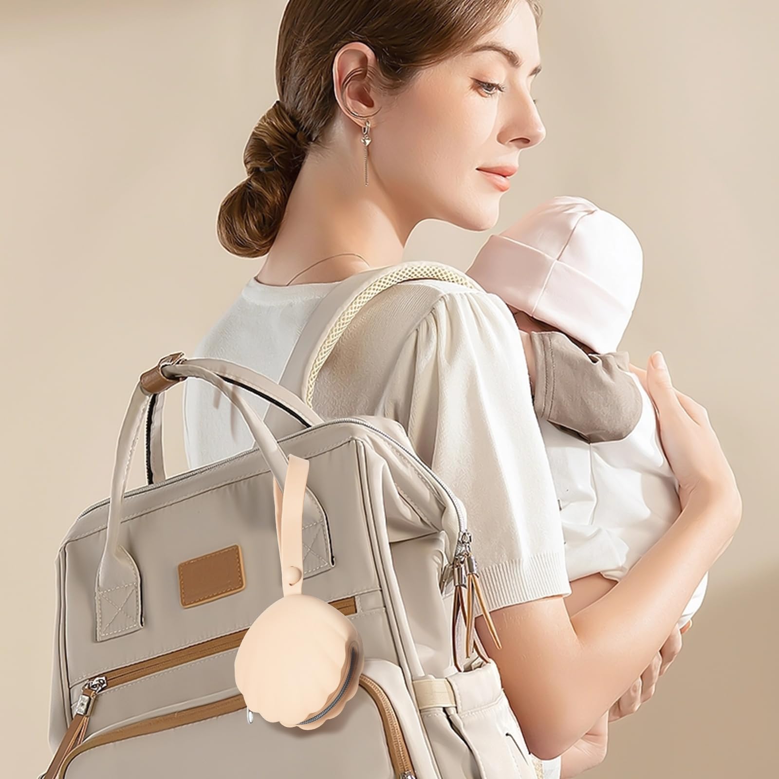 Lovbaby pacifier case closed demonstrates dust-free, secure interior with sealing zipper.