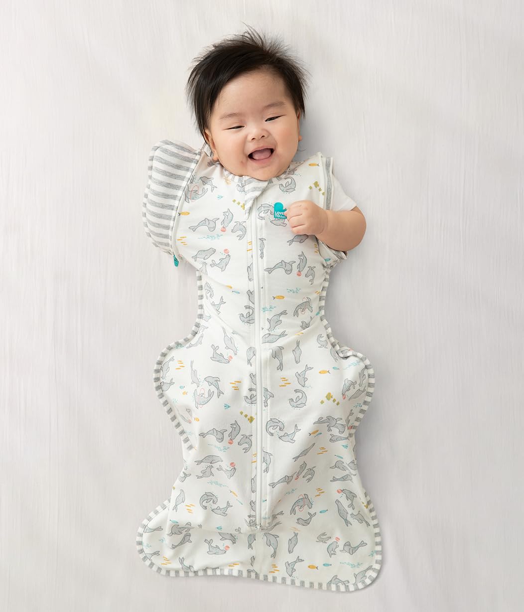 Love to Dream Swaddle Up Transition Bag double zip enables quick diaper changes.