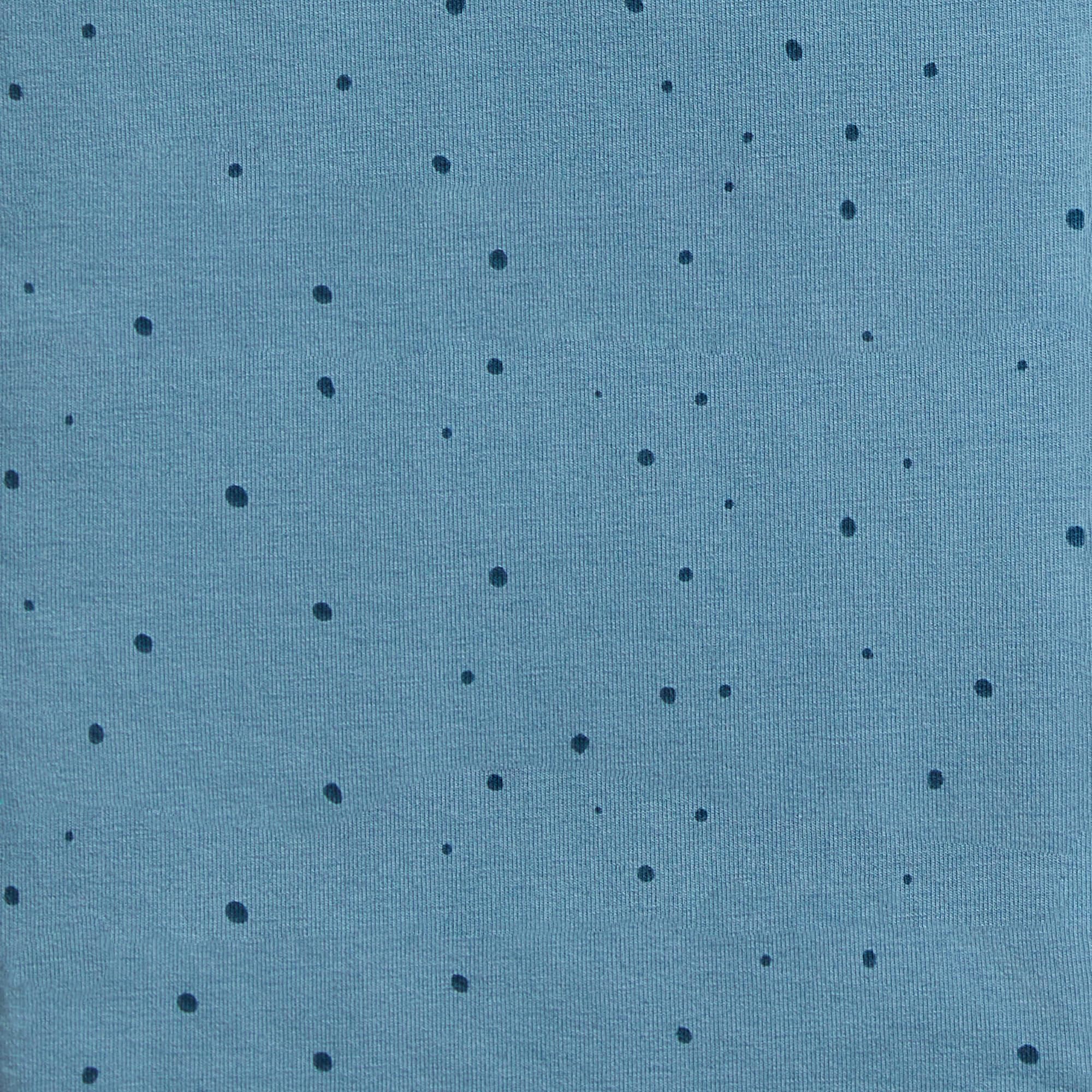 Love To Dream Swaddle Up Storm Blue helps reduce startle disturbances during sleep.