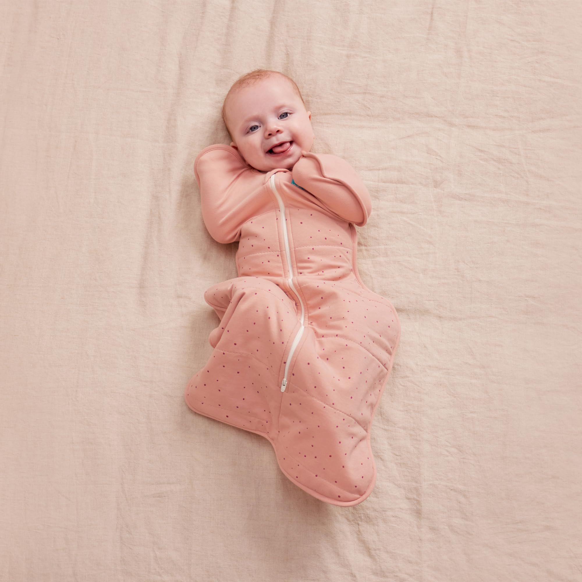 Love to Dream Swaddle Up 2.5 TOG rose hip-room design supports movement.