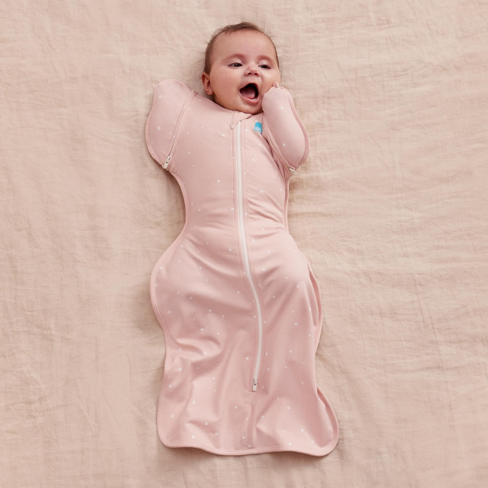 Love to Dream Swaddle Up Transition Bag with zip-off wings enabling one-arm freedom.