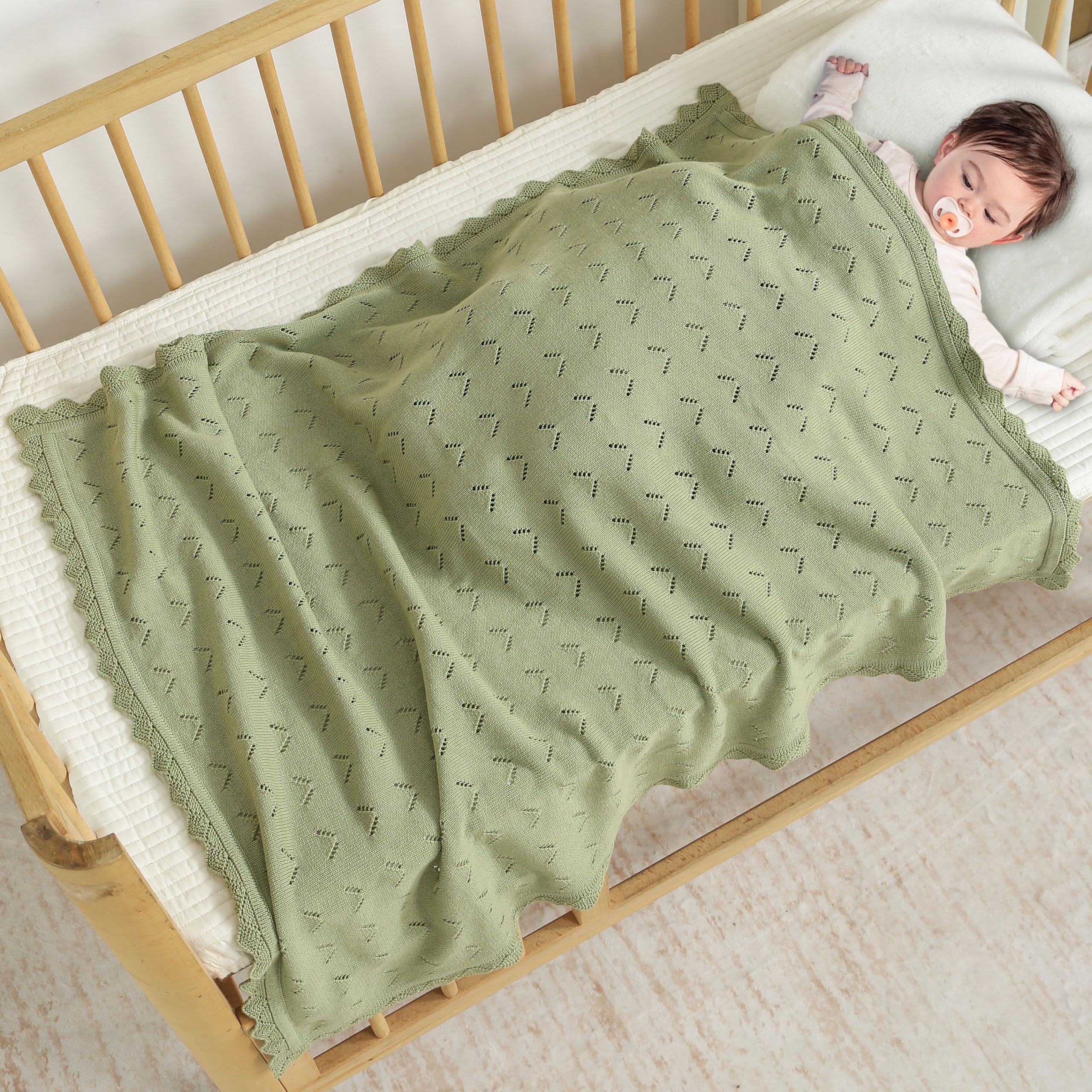 Loyfoky baby blanket swaddle use demonstrates secure wrap for comfortable newborn sleep.