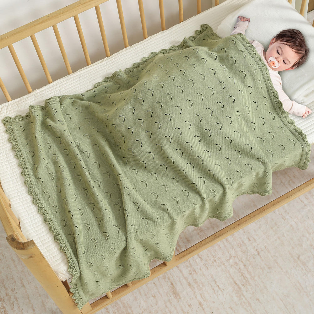 Loyfoky baby blanket swaddle use demonstrates secure wrap for comfortable newborn sleep.