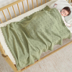 Loyfoky baby blanket swaddle use demonstrates secure wrap for comfortable newborn sleep.