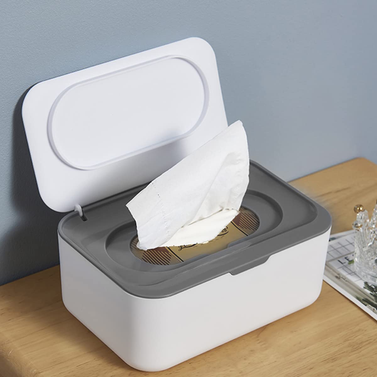 LSCSJUNS wipes dispenser humidity-retention design preserves moisture between uses.