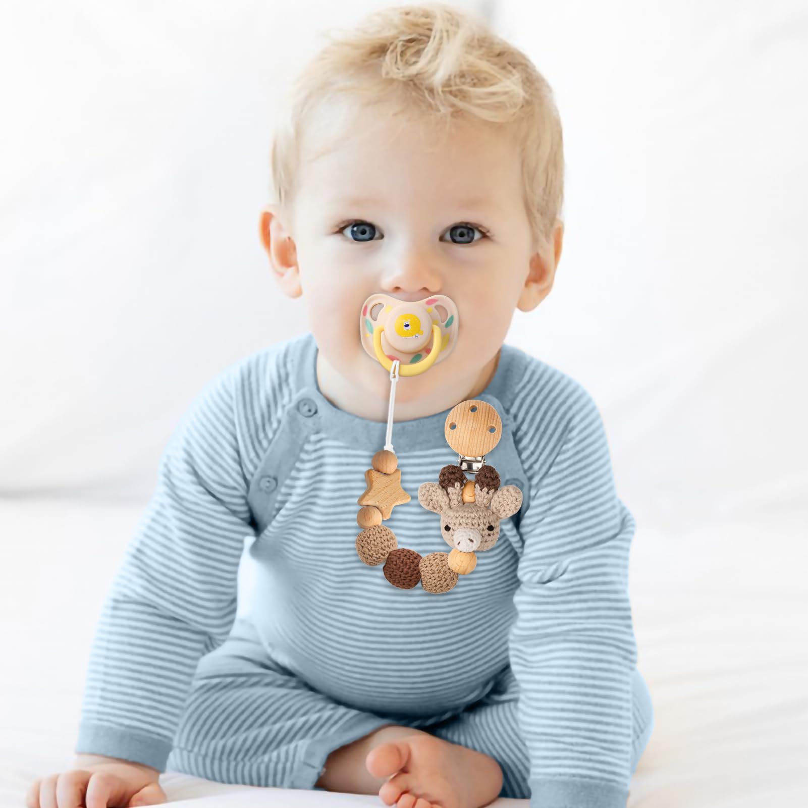LSTRAGY Pacifier clip two-pack demonstrates versatility and on-the-go organization for busy parents.